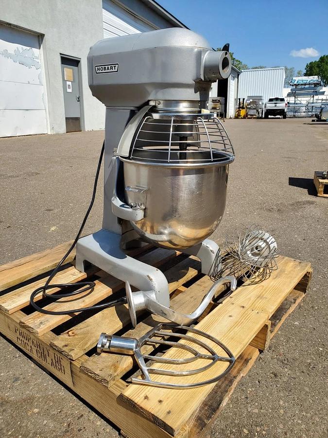 Used HOBART A200T 20 QT MIXER with Hook, Whisk and Paddle